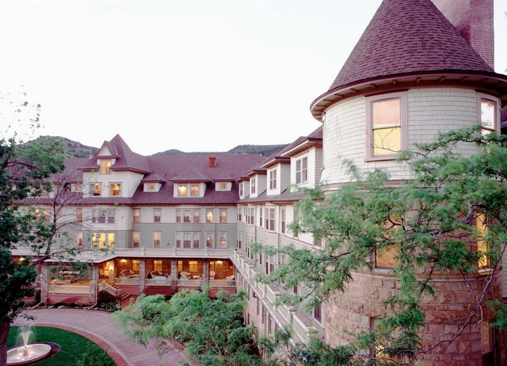 The Cliff House At Pikes Peak Main image